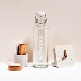 Steklenice za vodo, skodelice in drugi elegantni dodatki