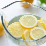 Univerzalna čistilna sredstva s citronsko kislino