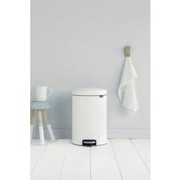 Newicon 20 L Pedal Bin with a Plastic Liner