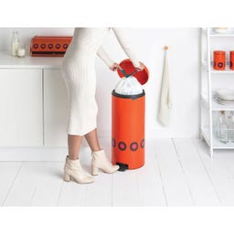 Newicon 30 L kosz na śmieci z plastikową wkładką