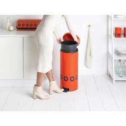 Newicon 30 L kosz na śmieci z plastikową wkładką