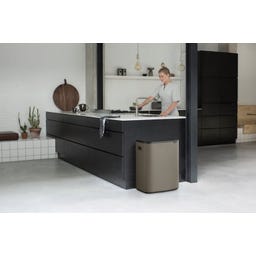 brabantia Bo Touch Bin, 60 Liter - Platinum
