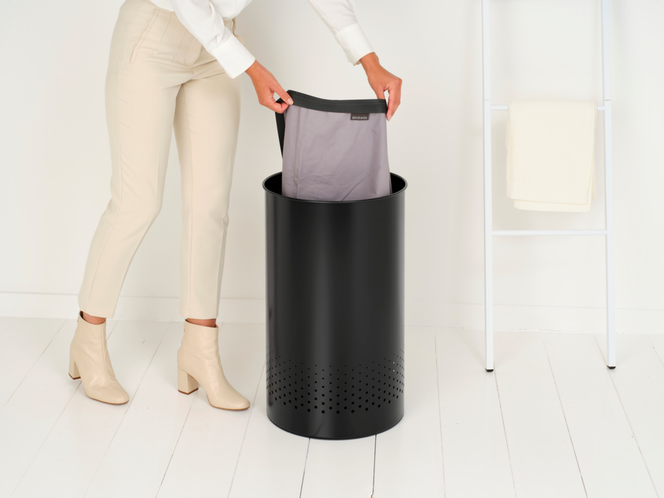 brabantia Laundry Box with Plastic Lid - 60 Litres - Matt Black