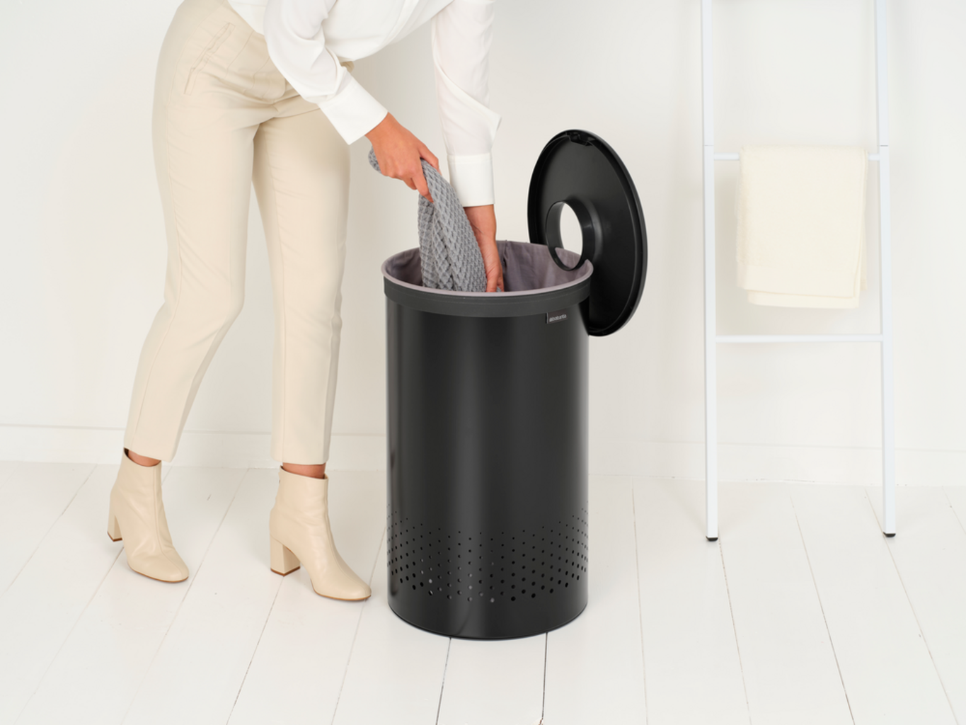 brabantia Laundry Box with Plastic Lid - 60 Litres - Matt Black