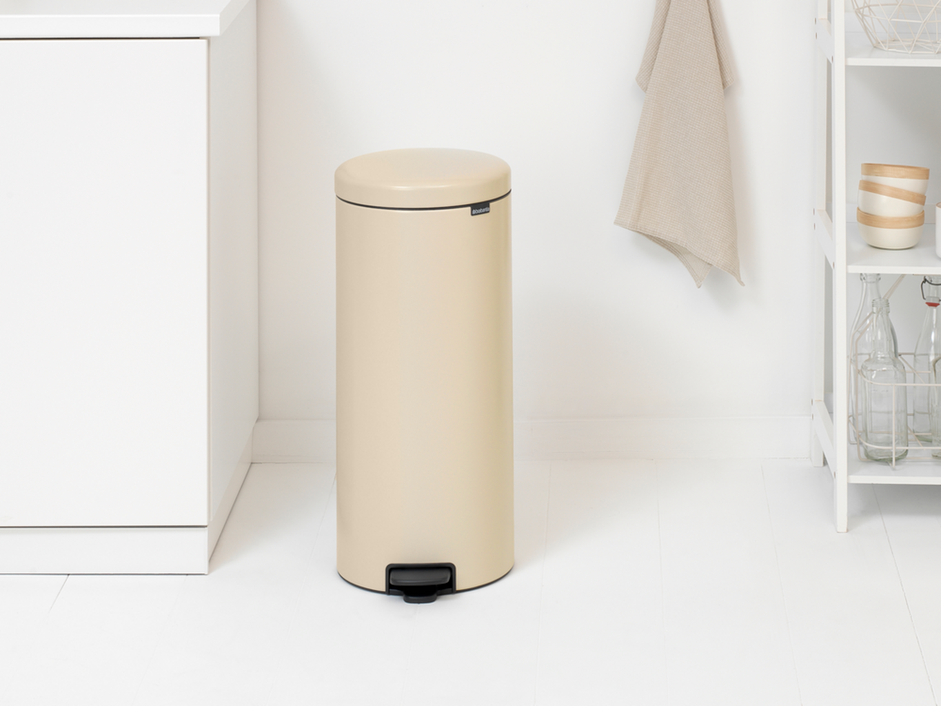 Treteimer Newicon 30 L mit Kunststoffeinsatz - Soft Beige
