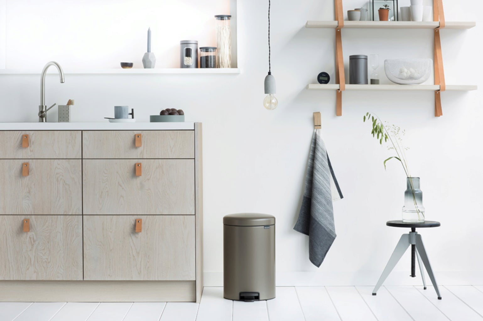 brabantia Treteimer Newicon 20 Liter - Platinum