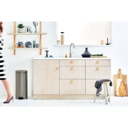 Newicon 30 L pedaalemmer met kunststof binnenbak - Platinum